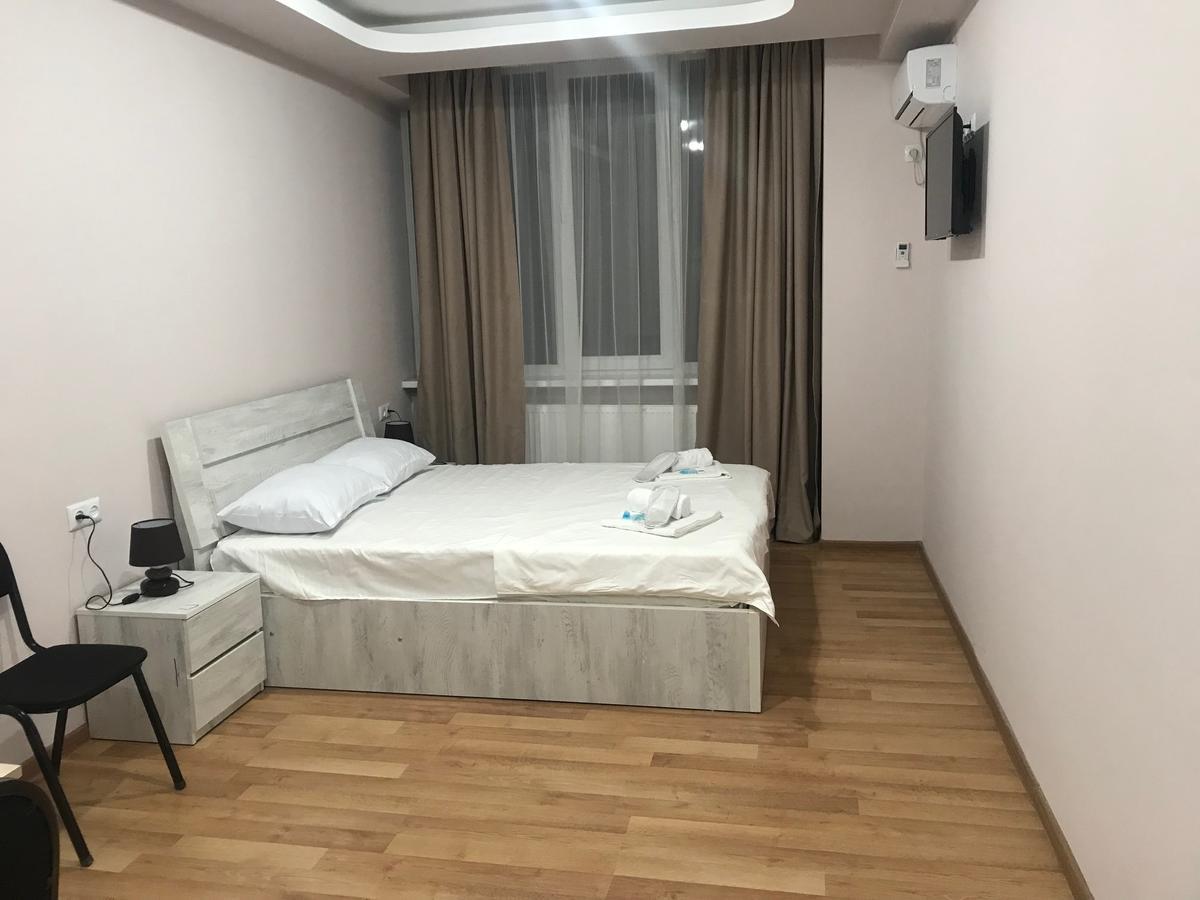 Hotel Caucasus ティビリシ エクステリア 写真