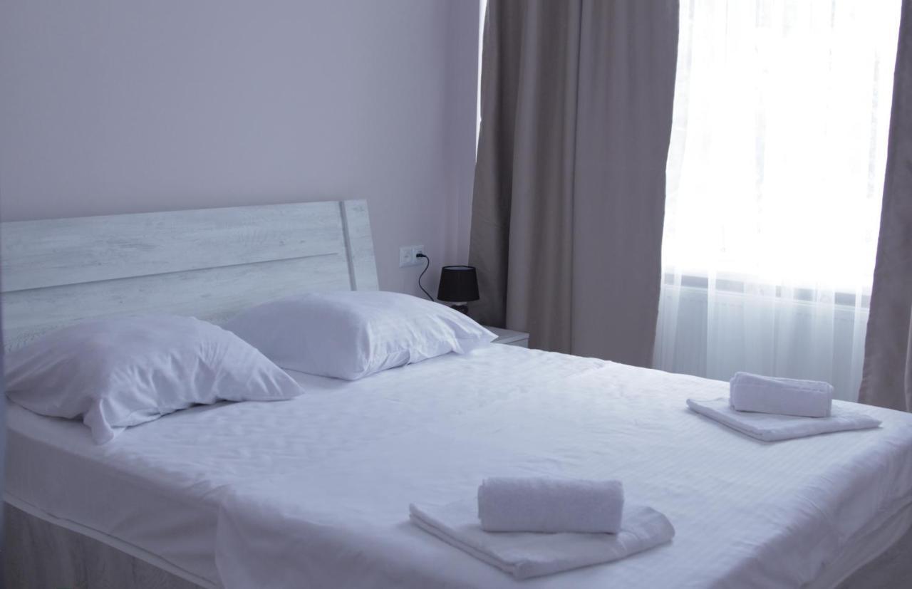 Hotel Caucasus ティビリシ エクステリア 写真