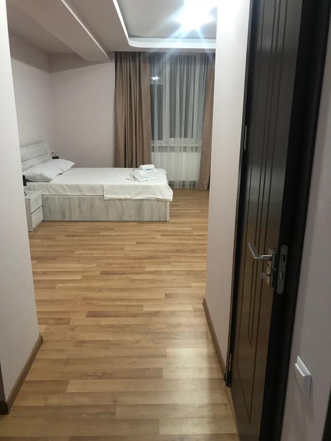 Hotel Caucasus ティビリシ エクステリア 写真