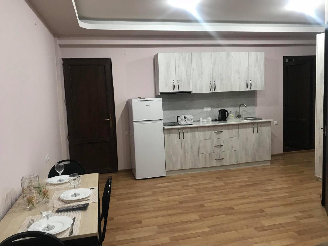 Hotel Caucasus ティビリシ エクステリア 写真