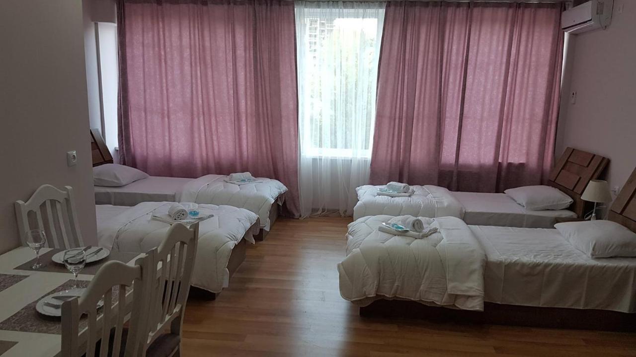 Hotel Caucasus ティビリシ エクステリア 写真